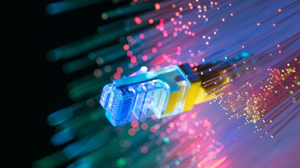 Fibre Optic vs. Satellite Broadband: Which is Better for You?